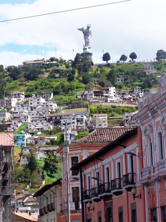 Hostal Yumbo Imperial Quito Eksteriør billede