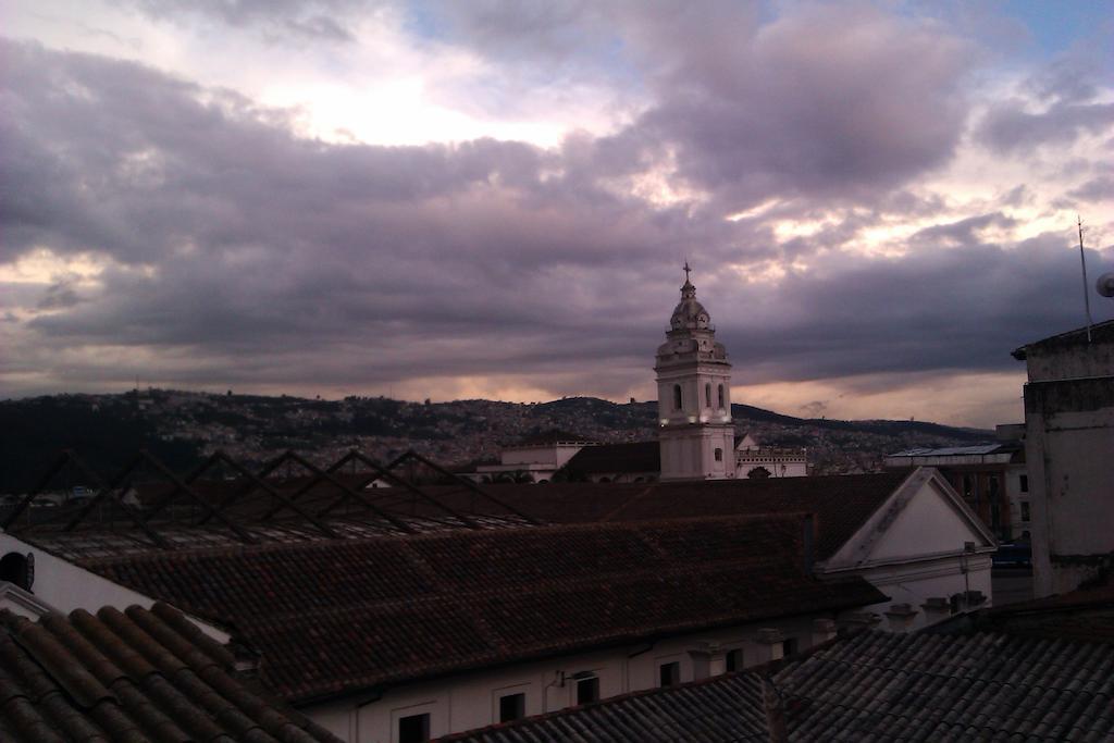 Hostal Yumbo Imperial Quito Eksteriør billede