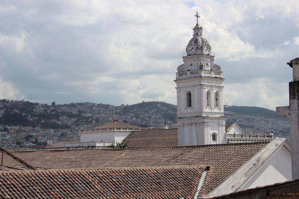 Hostal Yumbo Imperial Quito Eksteriør billede