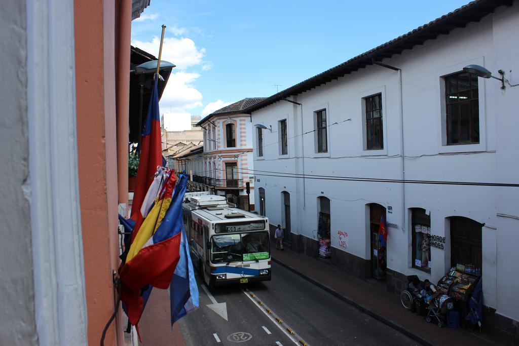 Hostal Yumbo Imperial Quito Eksteriør billede